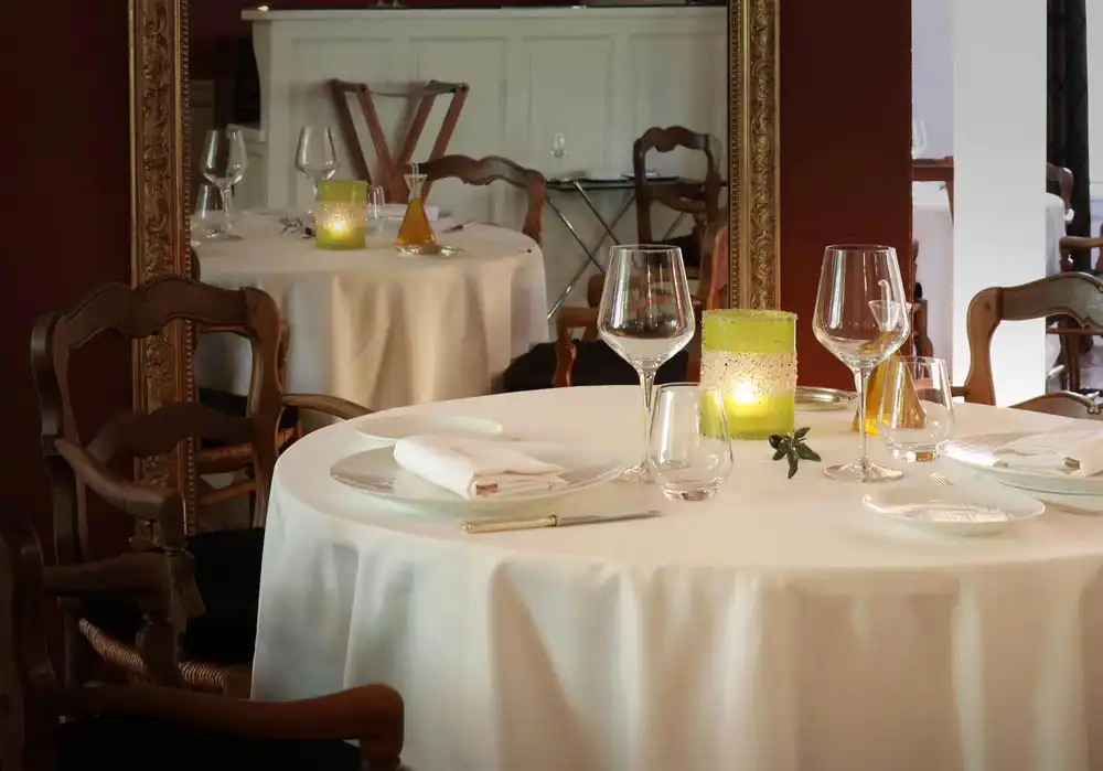 Nos offres - Soirée à deux - Hôtel Le Prieuré - 5 étoiles Relais & Châteaux - Villeneuve-les-Avignon